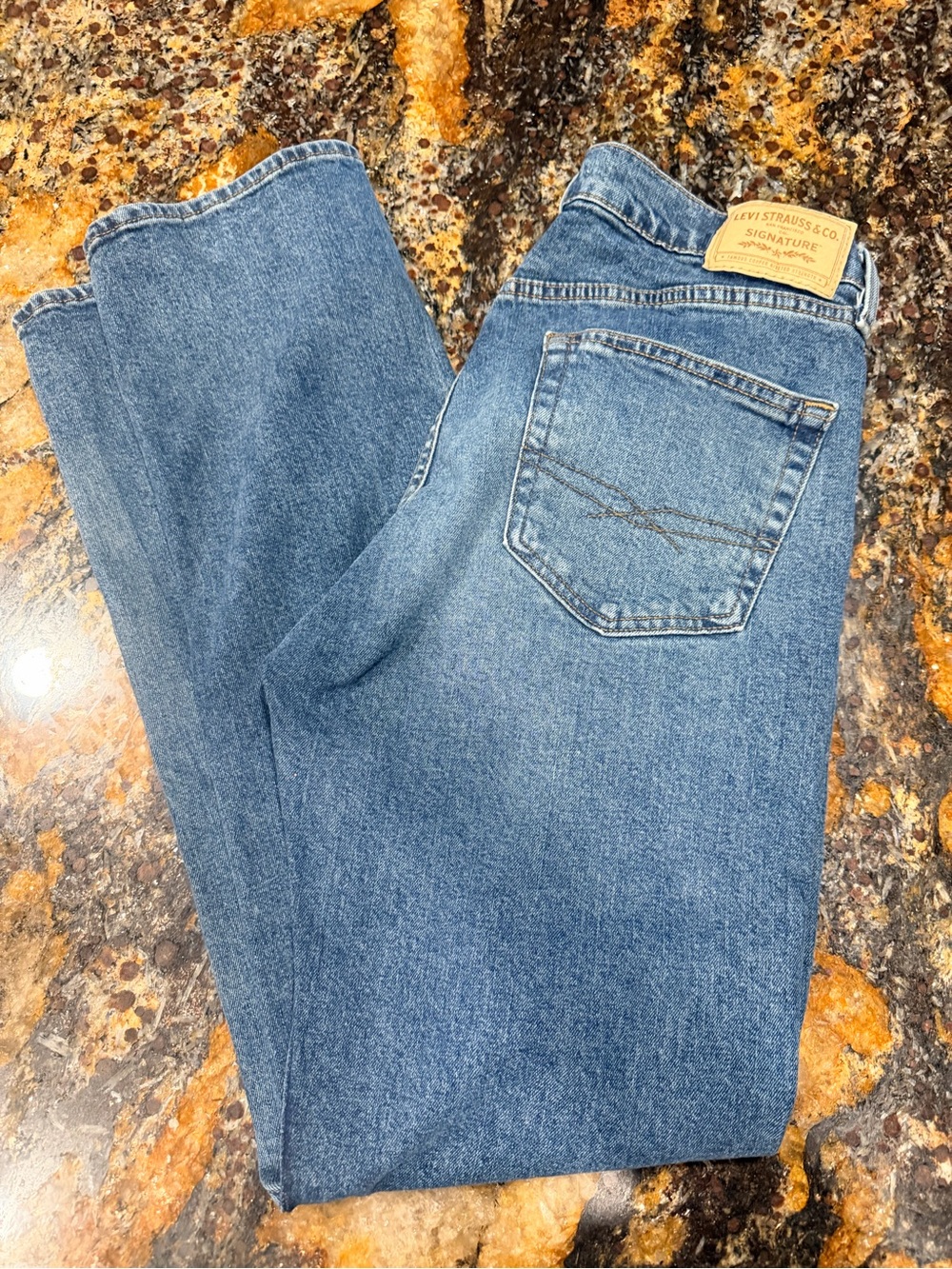 Levi's Men's Medium Blue Straight Jeans